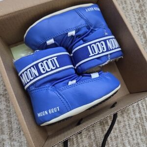 Moon Boot Electric Blue Nylon Crib Shoes
